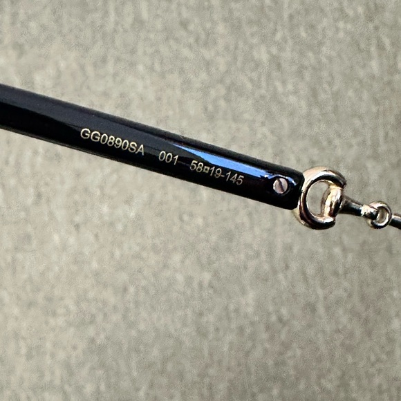 NWT Gucci iconic Horsebit sunglasses in black with light gold accent 58 mm - Picture 6 of 16